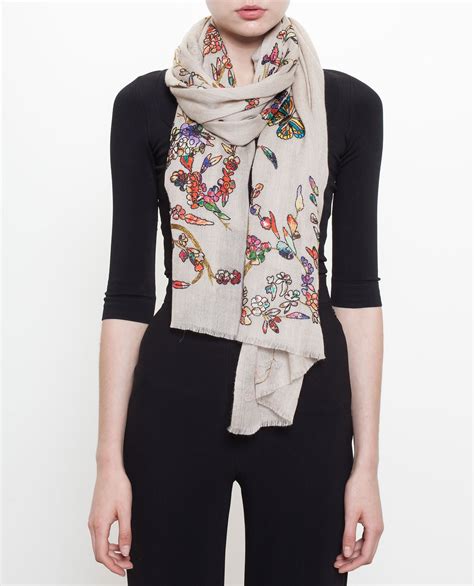 Embroidered cashmere scarf 